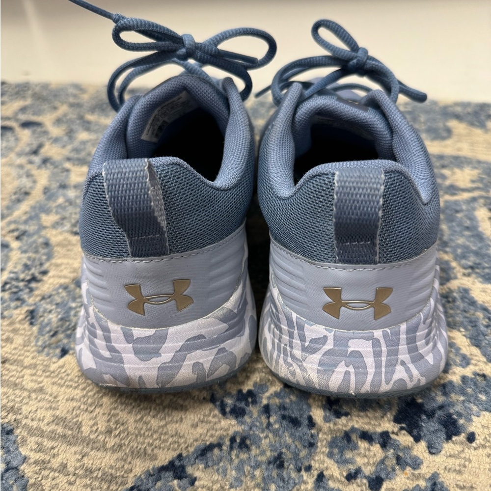Women Under Armour Running Shoes - Picture 2 of 5